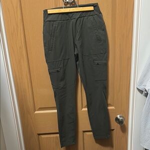 Athleta Headlands Hybrid Cargo